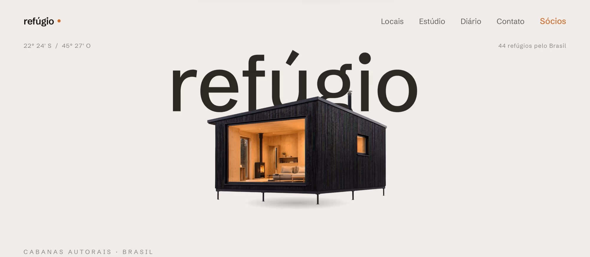 Home do Refúgio com a marca sobreposta à fotografia de uma cabana